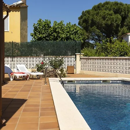 Casa Familiar Con Piscina Privada, Aire Acondicionado Y Cerca De La Playa - Es-325-33 Torroella de Montgrí