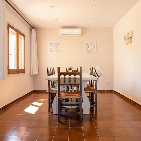 Holiday home Casa Familiar Con Piscina Privada, Aire Acondicionado Y Cerca De La Playa - Es-325-33